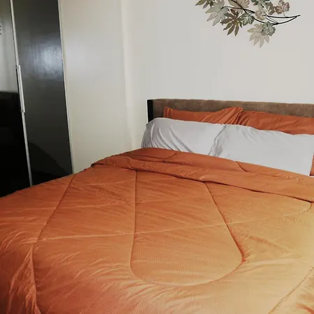 Elegant Queen Room With Wifi Access-Ruby